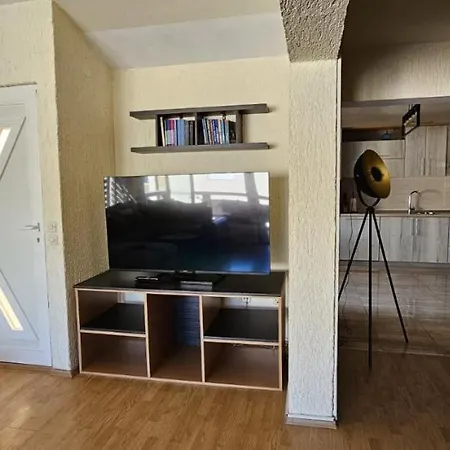 Anisa Apartman *